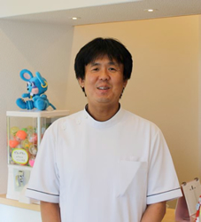 【吹田・岸辺・南千里・五月が丘の歯医者】いわさ歯科の院長 岩佐修宏